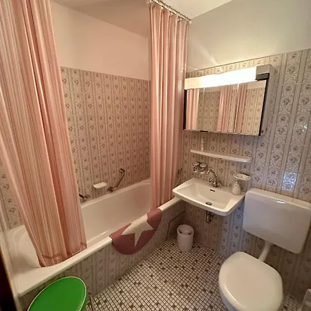 Frieda's Bergblick Mit Hallenbad Appartamento